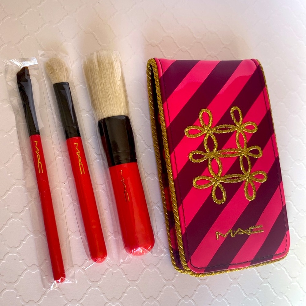 💝BRING BACK MEMORIES ✨✨✨Gorgeous  Kit BRUSH✨✨✨